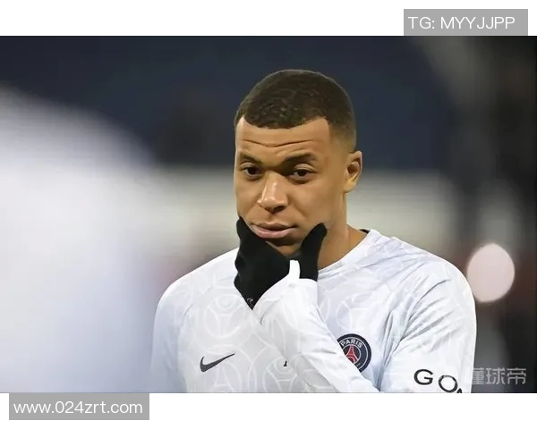 捂眼睛举手的足球明星背后的故事与他们的成长历程